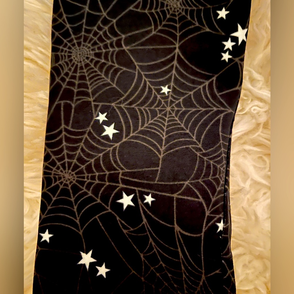 NWT, Halloween spiderweb leggings, size small, Oshkosh